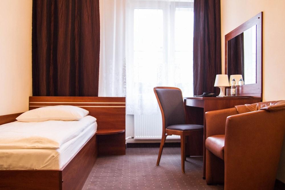 Hotel Mazowiecki Wow Warsaw Exterior photo